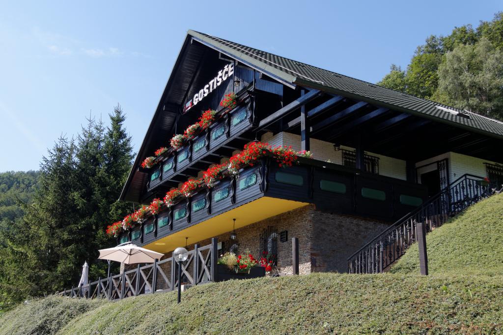 Pod Orehi Guest House Loce pri Poljcanah 외부 사진