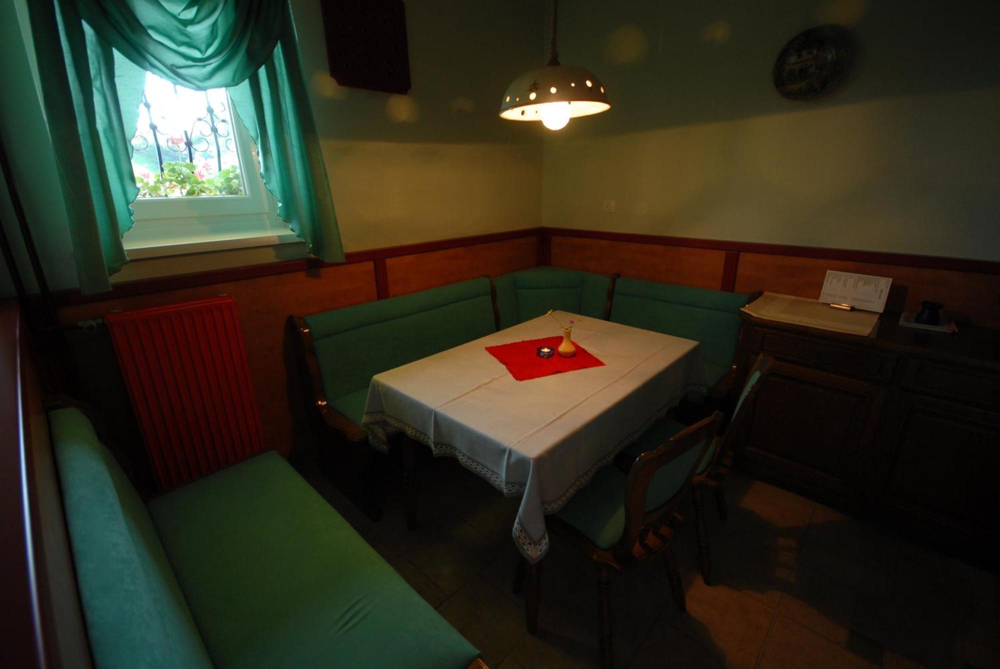 Pod Orehi Guest House Loce pri Poljcanah 외부 사진