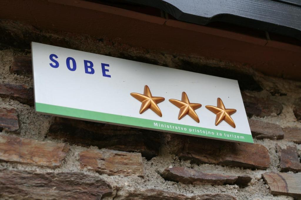 Pod Orehi Guest House Loce pri Poljcanah 외부 사진