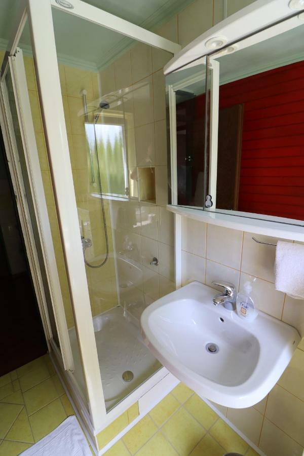 Pod Orehi Guest House Loce pri Poljcanah 외부 사진