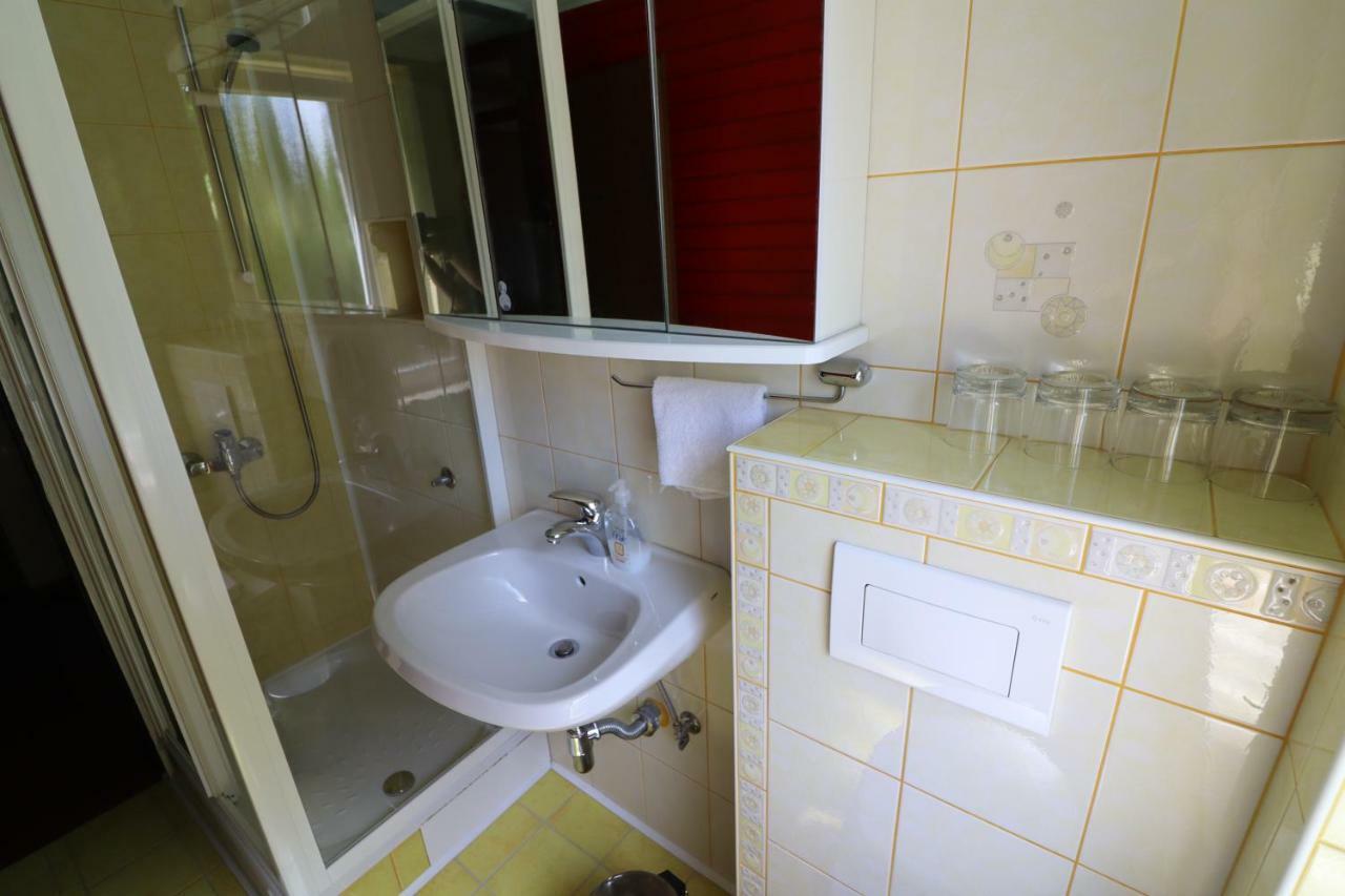 Pod Orehi Guest House Loce pri Poljcanah 외부 사진