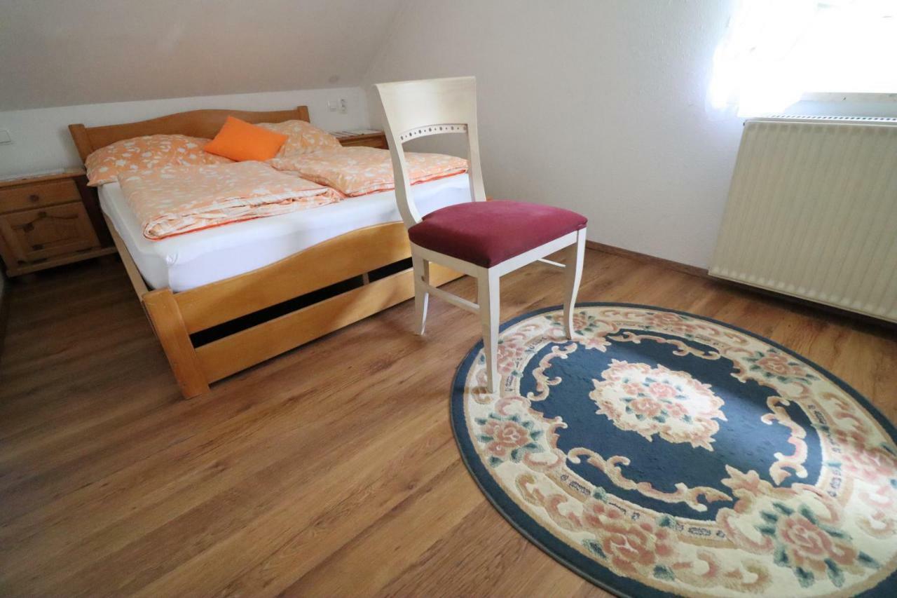 Pod Orehi Guest House Loce pri Poljcanah 외부 사진
