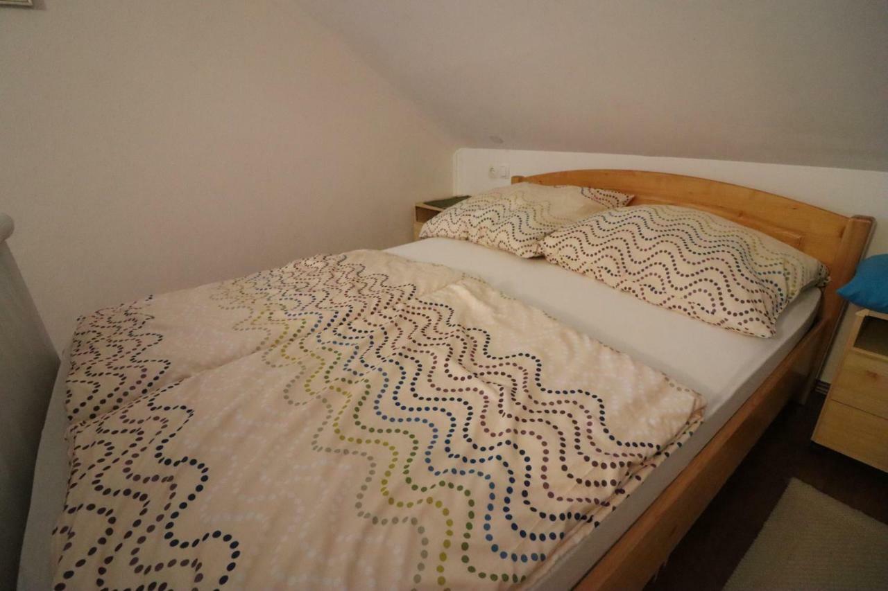Pod Orehi Guest House Loce pri Poljcanah 외부 사진