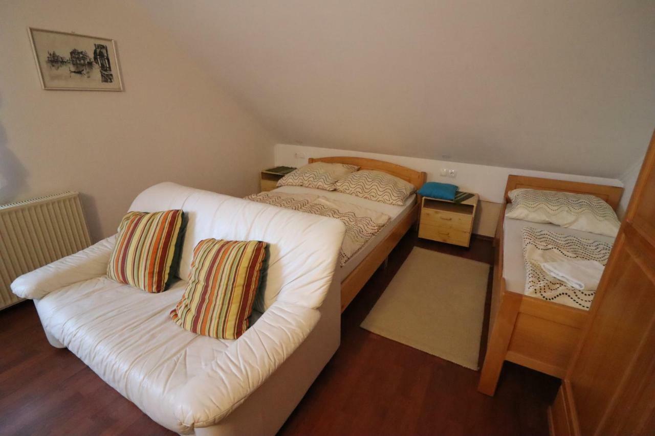 Pod Orehi Guest House Loce pri Poljcanah 외부 사진